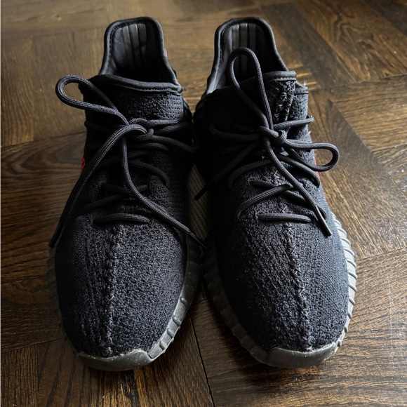 Yeezy Boost 350 V2 Bred - Picture 2 of 5